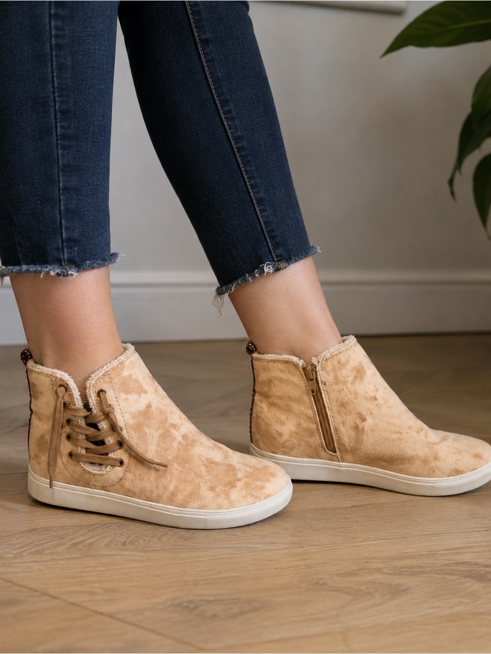 Very G Women’s Tan Canvas High-Top Sneakers – Size 8.5